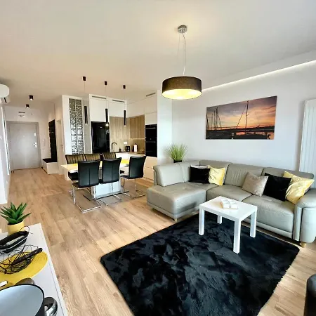 Bajeczny Z Widokiem Na Jezioro W Nautica * 吉日茨科